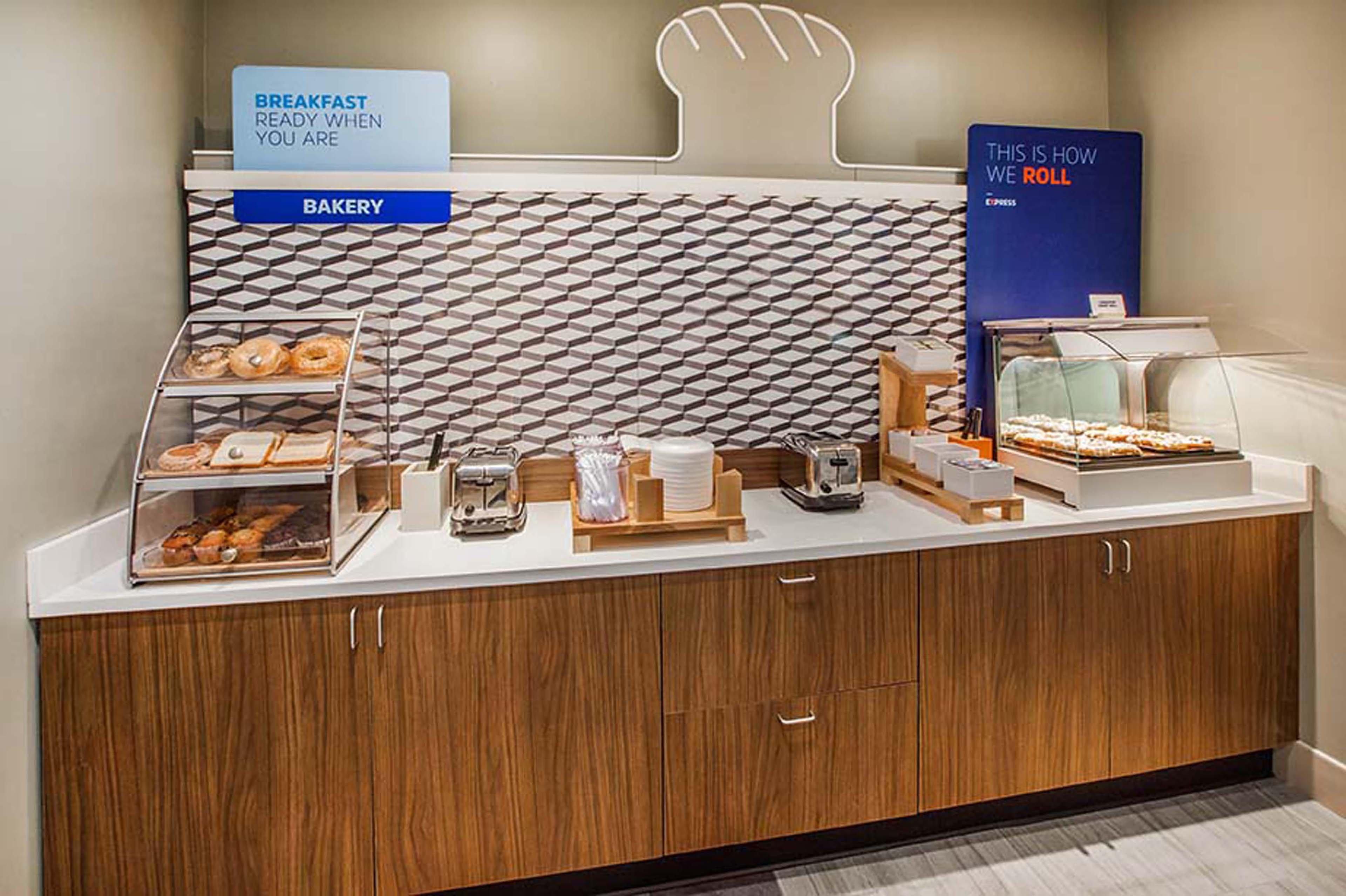 Holiday Inn Express Hotel & Suites Binghamton University-Vestal By Ihg Экстерьер фото
