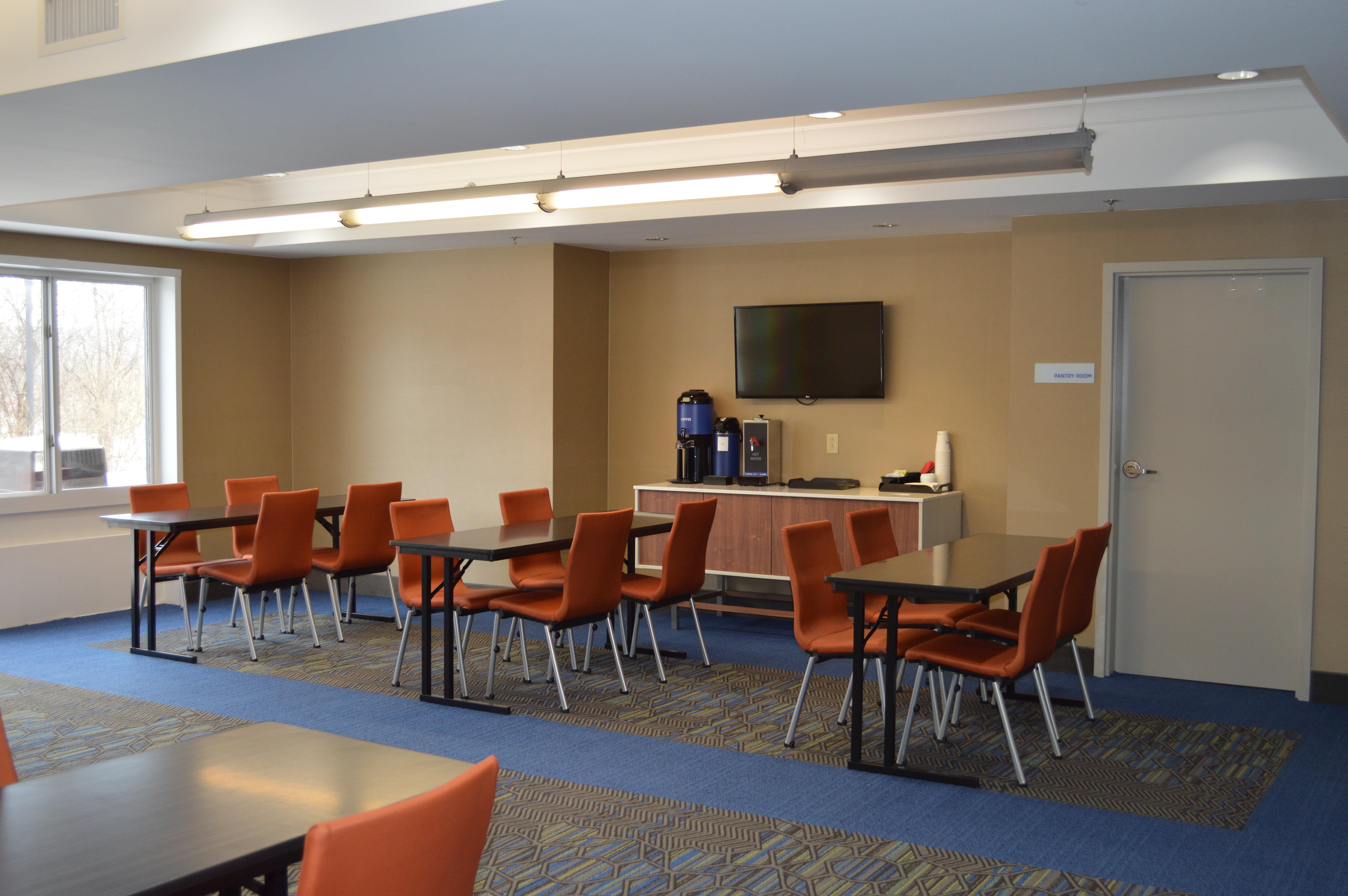 Holiday Inn Express Hotel & Suites Binghamton University-Vestal By Ihg Экстерьер фото